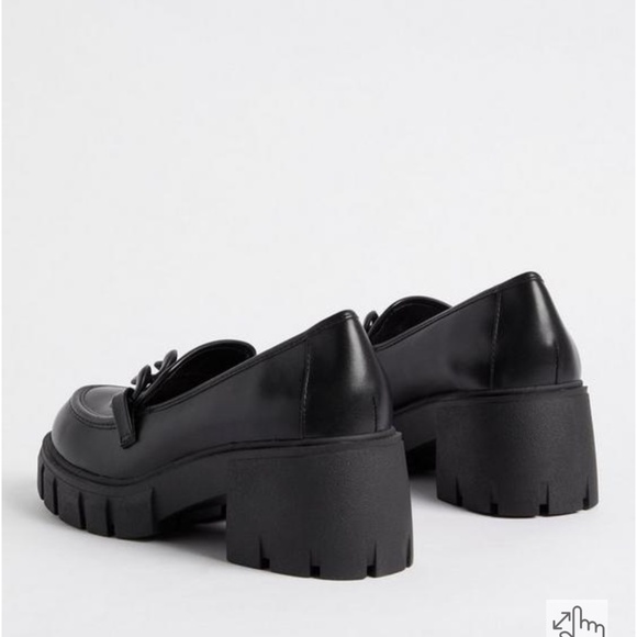 🆕 CHUNKY HEEL LOAFER WITH CHAIN 🆕 - Picture 2 of 6